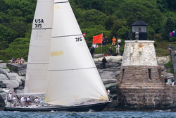 Carina crosses the TR2011 start line at Castle Hill Light.